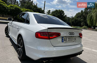 Седан Audi A4 2015 в 