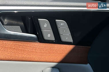 Седан Audi A4 2022 в 