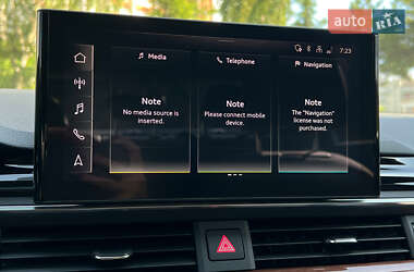Седан Audi A4 2022 в 