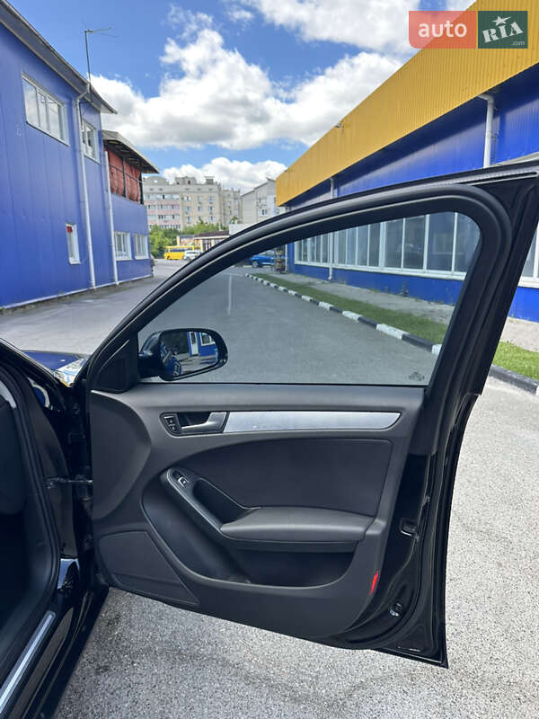 Седан Audi A4 2013 в Киеве