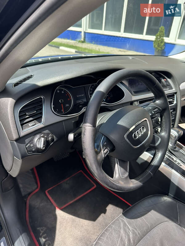 Седан Audi A4 2013 в Киеве