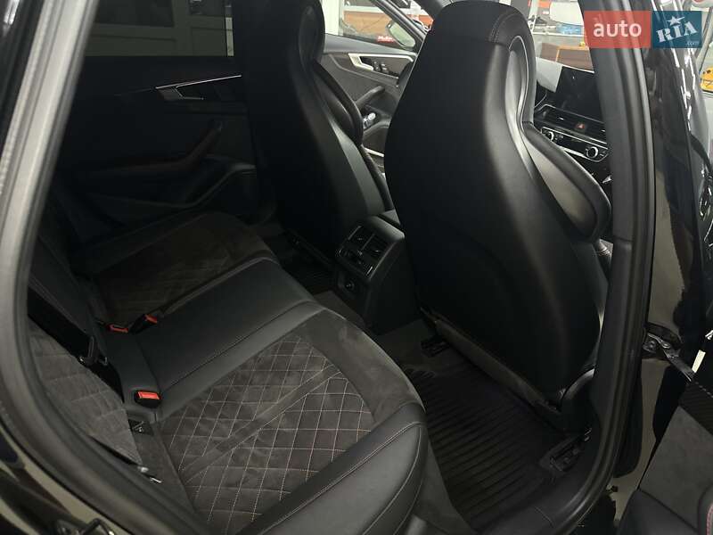 Универсал Audi A4 2021 в Ужгороде