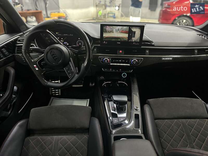 Универсал Audi A4 2021 в Ужгороде