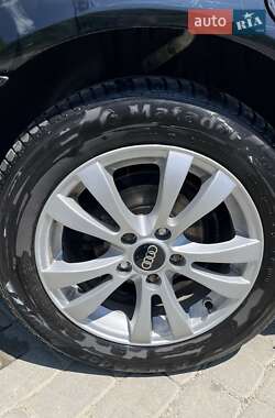 Седан Audi A4 2000 в 
