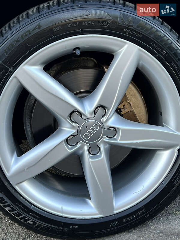 Седан Audi A4 2011 в Одессе