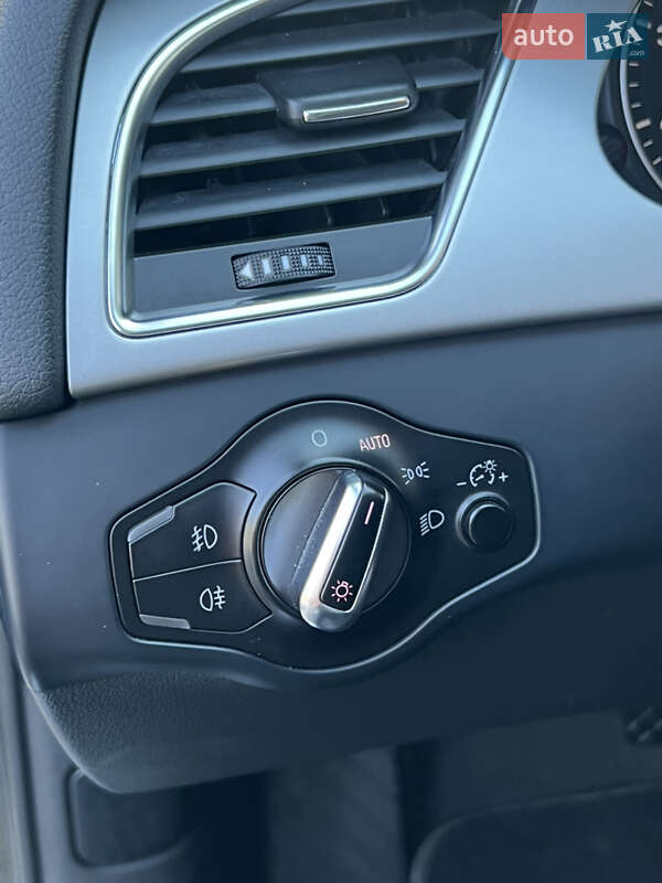 Седан Audi A4 2011 в Одессе