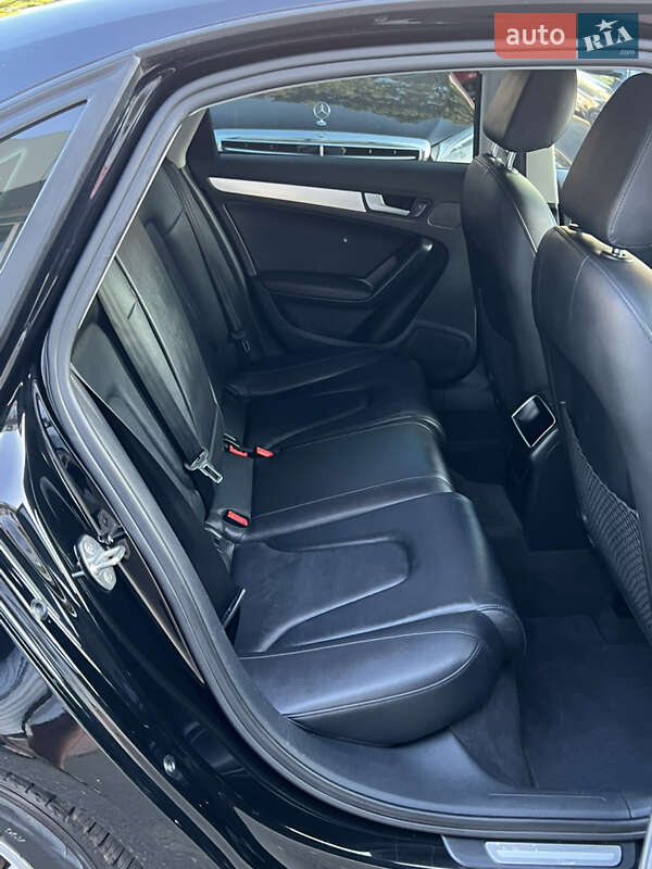 Седан Audi A4 2011 в Одессе