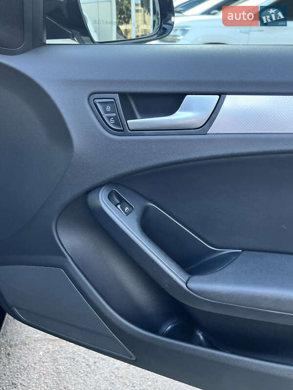 Седан Audi A4 2011 в Одессе