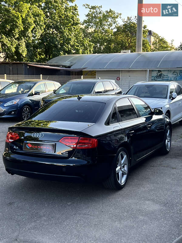 Седан Audi A4 2011 в Одессе