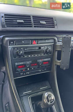 Седан Audi A4 2001 в 