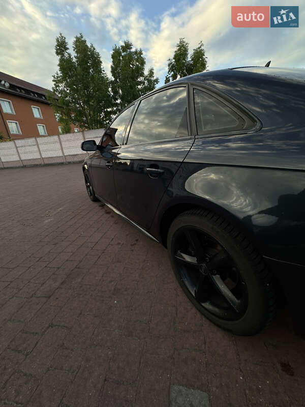 Седан Audi A4 2012 в Стрые