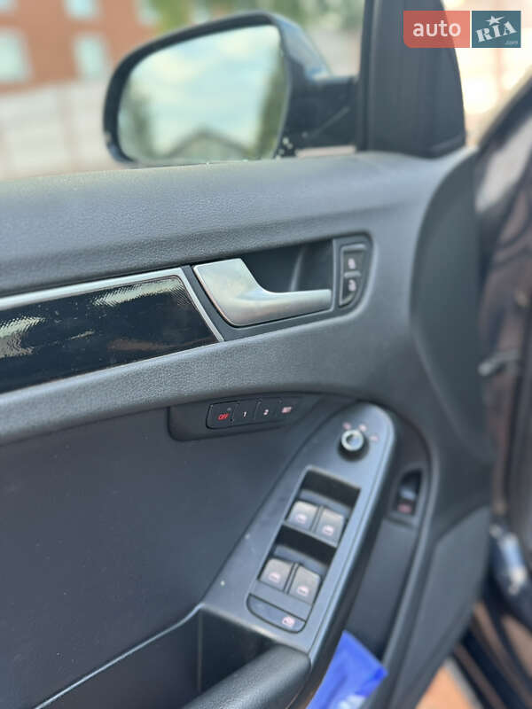 Седан Audi A4 2012 в Стрые
