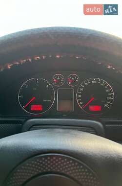 Седан Audi A4 1999 в 