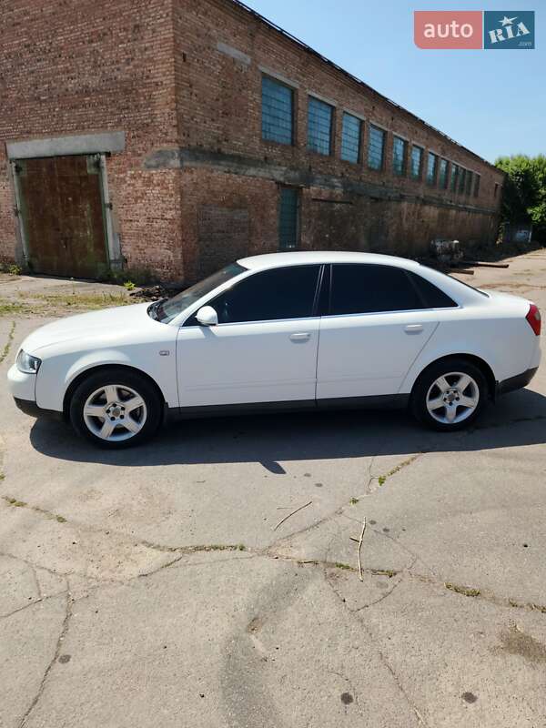 Седан Audi A4 2002 в Літині