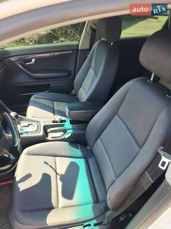 Седан Audi A4 2002 в Літині