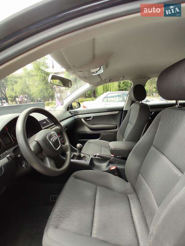 Седан Audi A4 2006 в Каменском