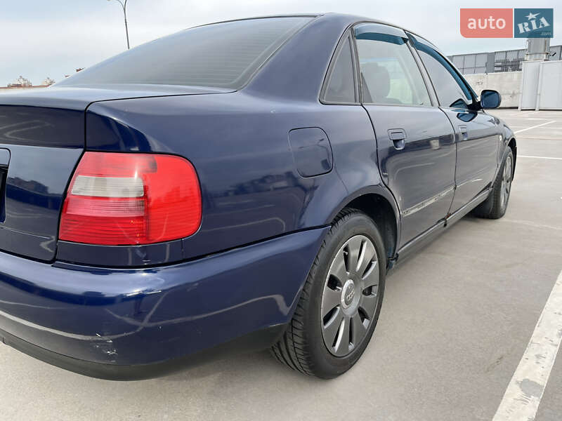 Седан Audi A4 1997 в Киеве