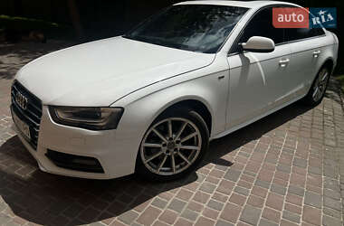 Седан Audi A4 2015 в 