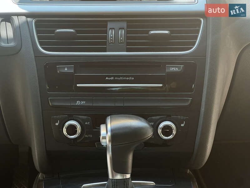 Седан Audi A4 2015 в Львове