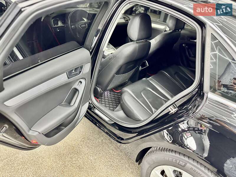 Седан Audi A4 2012 в Киеве