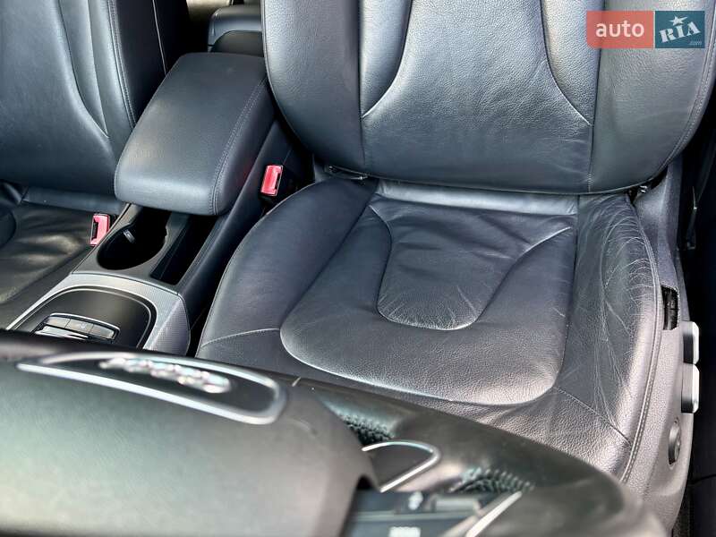 Седан Audi A4 2012 в Киеве
