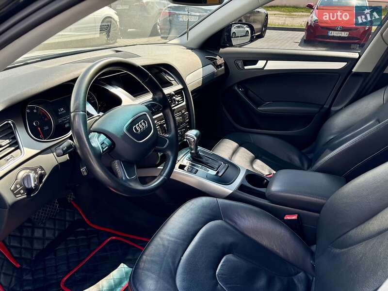 Седан Audi A4 2012 в Киеве