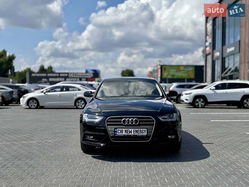 Седан Audi A4 2012 в Киеве
