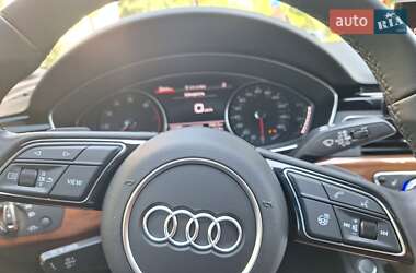 Седан Audi A4 2021 в 