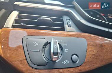 Седан Audi A4 2021 в 