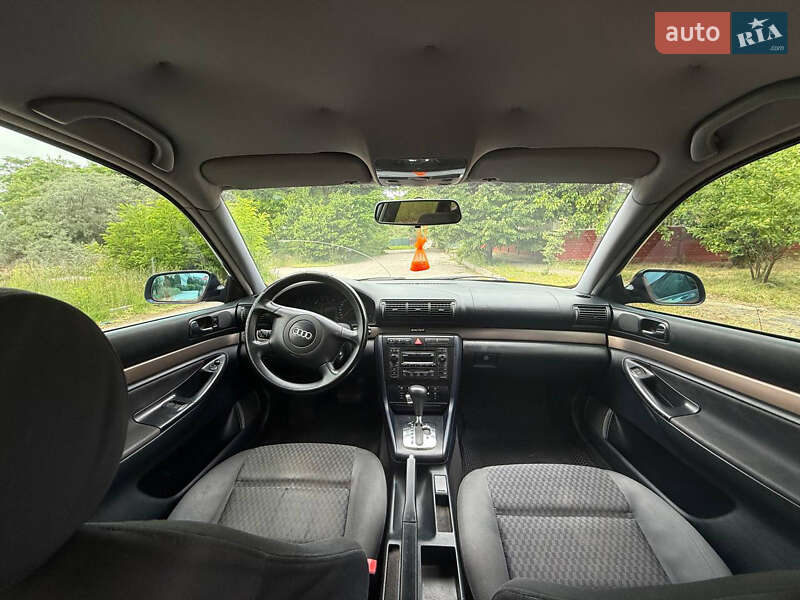 Универсал Audi A4 2000 в Вараше