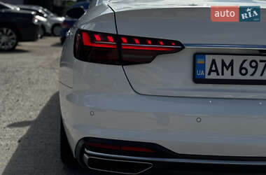 Седан Audi A4 2022 в 