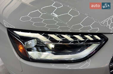 Седан Audi A4 2022 в 