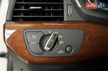 Седан Audi A4 2022 в 