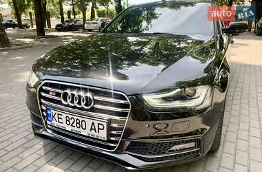 Седан Audi A4 2014 в 