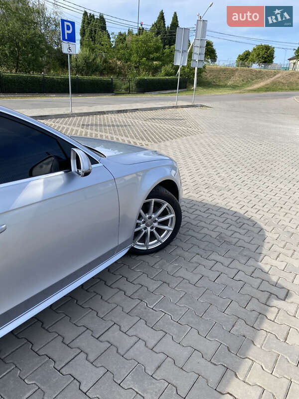 Седан Audi A4 2014 в Ивано-Франковске