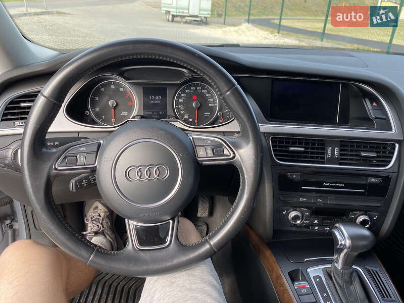 Седан Audi A4 2014 в Ивано-Франковске