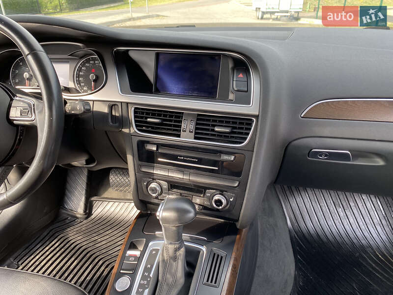 Седан Audi A4 2014 в Ивано-Франковске