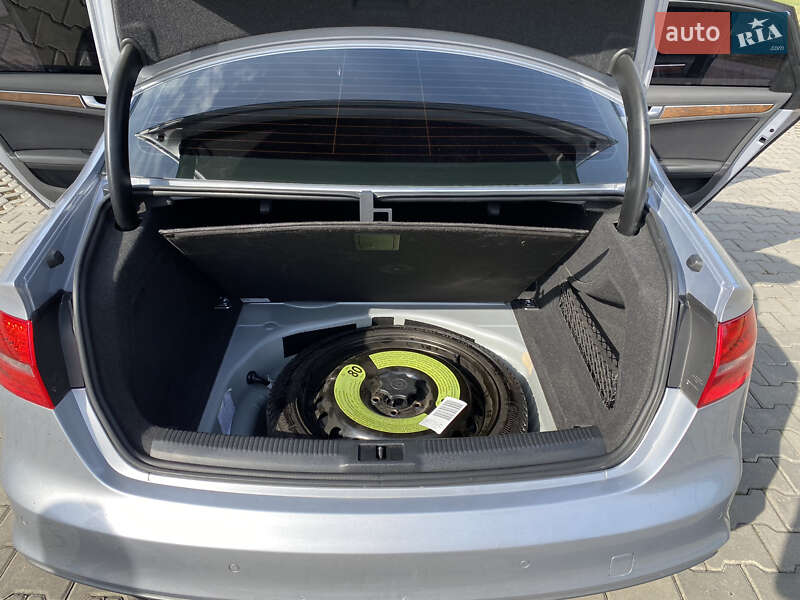 Седан Audi A4 2014 в Ивано-Франковске