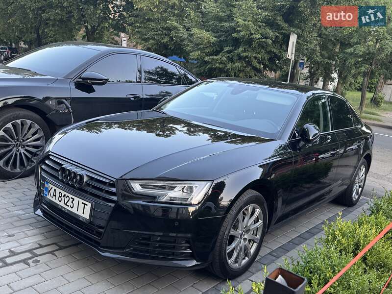 Седан Audi A4 2017 в Киеве