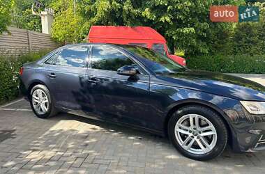 Седан Audi A4 2016 в 