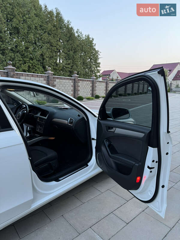 Седан Audi A4 2010 в Ивано-Франковске