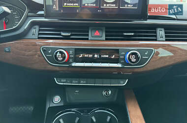 Седан Audi A4 2020 в 