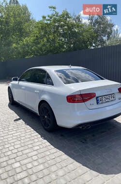 Седан Audi A4 2014 в 