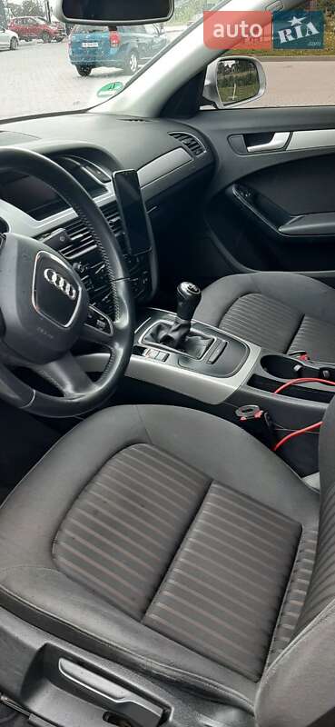 Седан Audi A4 2010 в Куликовке