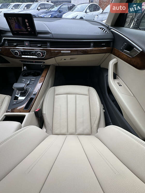 Седан Audi A4 2016 в Ивано-Франковске