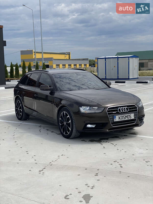 Универсал Audi A4 2012 в 