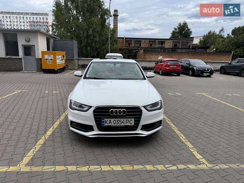 Седан Audi A4 2013 в Киеве