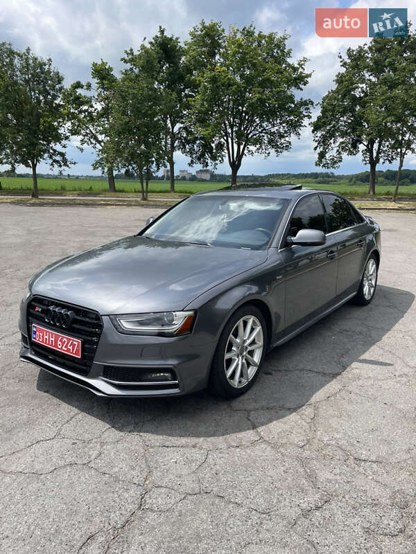 Седан Audi A4 2015 в 