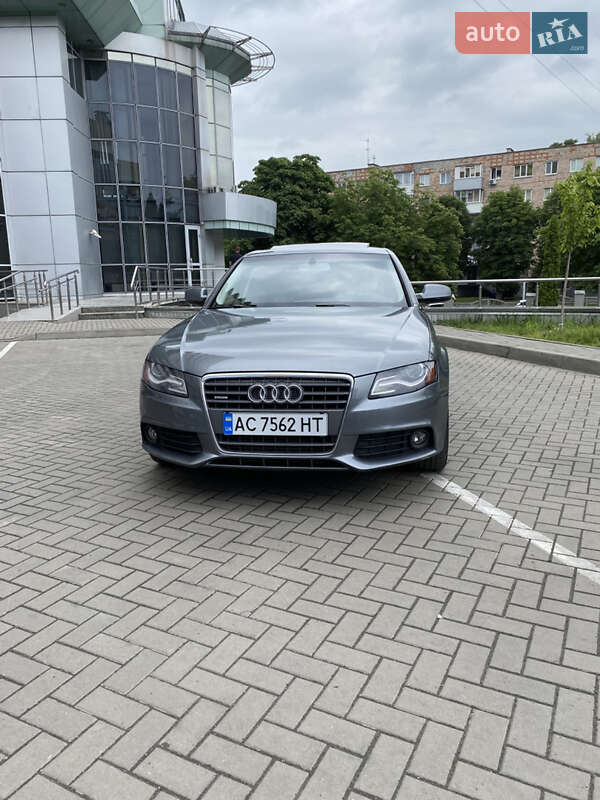 Седан Audi A4 2012 в Луцке