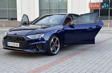 Седан Audi A4 2023 в 